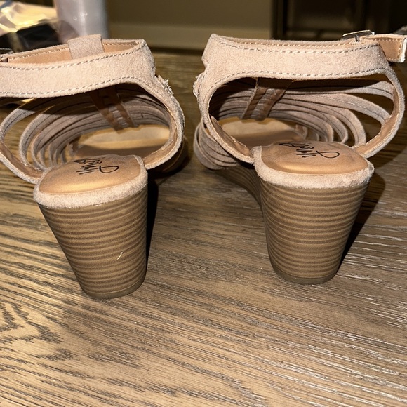 Women's Y.Not? Wedge Heel Strappy Wedge Sandals - Picture 3 of 4